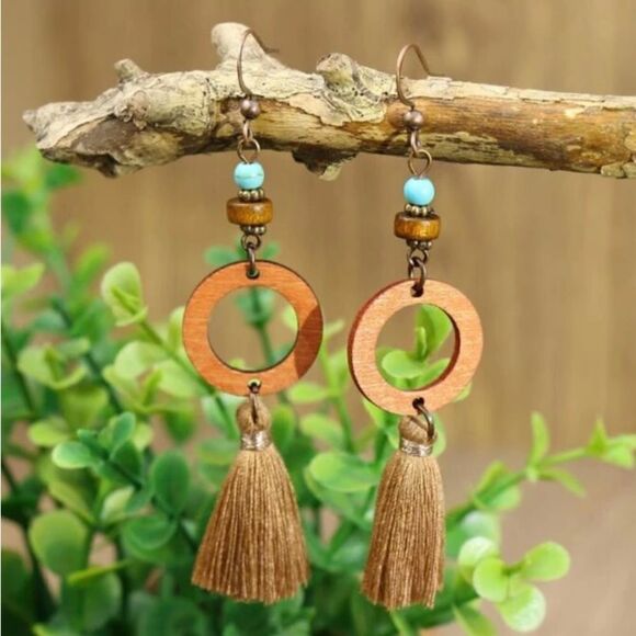 Macrame Boho Women’s Retro Tassel Fringe Dangle Drop Earrings New With Tags - Picture 1 of 3